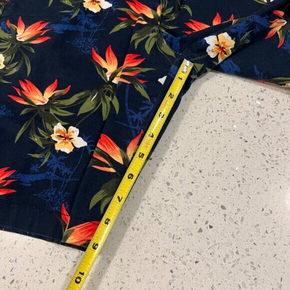 Like new DENIM FLOWER Navy Tropical Floral Chino Shorts Size 30 - Picture 9 of 14